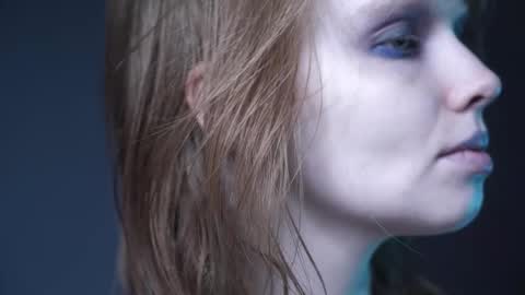        im expecting 350 thumbs up on my altar   online show from November 3, 2025, 9:59 pm