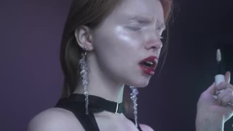        im expecting 350 thumbs up on my altar   online show from December 21, 2025, 10:06 pm