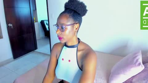 Snapshot of ginger_smil chatting on May 18, 2026, 12:44 pm Diana online show from May 18, 2026, 12:44 pm