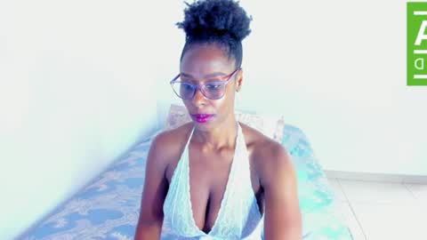 Snapshot of ginger_smil chatting on July 14, 2026, 12:33 pm Diana online show from July 14, 2026, 12:33 pm