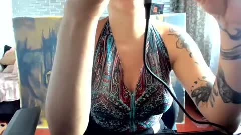 Snapshot of ginger_sweetty chatting on June 10, 2026, 3:33 pm Ginger online show from June 10, 2026, 3:33 pm