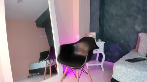 Snapshot of gingermoon_ chatting on November 19, 2025, 7:14 pm Ginger online show from November 19, 2025, 7:14 pm