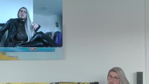 Snapshot of gingerpink1911 chatting on November 28, 2025, 12:30 pm GingerPink online show from November 28, 2025, 12:30 pm