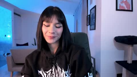 Snapshot of ginnaaaa_ chatting on May 12, 2026, 1:58 am Ginnaa online show from May 12, 2026, 1:58 am