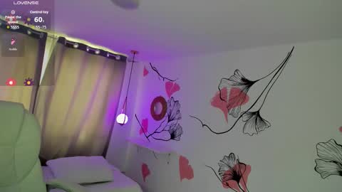 Kendall online show from December 21, 2025, 1:07 pm