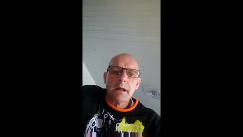 Snapshot of gino070 chatting on May 3, 2026, 2:56 pm gino070 online show from May 3, 2026, 2:56 pm