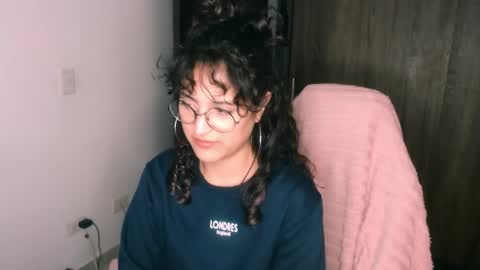 giny_bean online show from May 1, 2026, 12:15 am