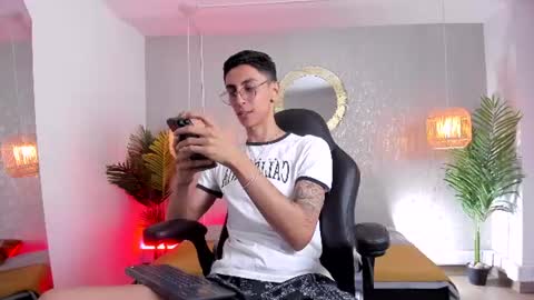 Snapshot of gio_carangi chatting on June 16, 2026, 11:51 pm Gio Carangi online show from June 16, 2026, 11:51 pm