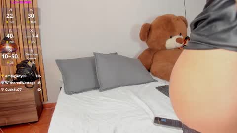 Snapshot of gio_gray chatting on July 4, 2026, 8:31 am gio_gray online show from July 4, 2026, 8:31 am