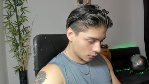 Snapshot of gio_russo chatting on January 27, 2025, 10:38 pm GioRusso online show from January 27, 2025, 10:38 pm