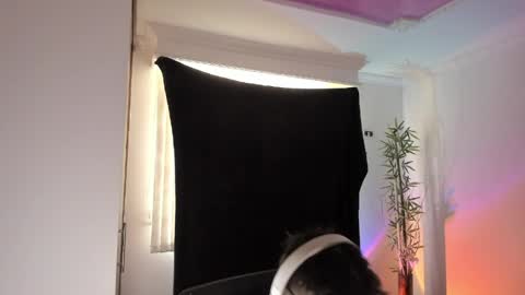Snapshot of gio_russo chatting on May 24, 2026, 5:51 pm GioRusso online show from May 24, 2026, 5:51 pm