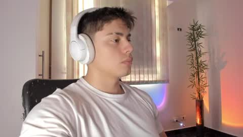 Snapshot of gio_russo chatting on June 3, 2026, 4:01 pm GioRusso online show from June 3, 2026, 4:01 pm