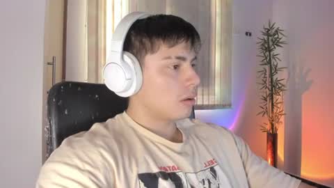 Snapshot of gio_russo chatting on June 14, 2026, 7:16 pm GioRusso online show from June 14, 2026, 7:16 pm