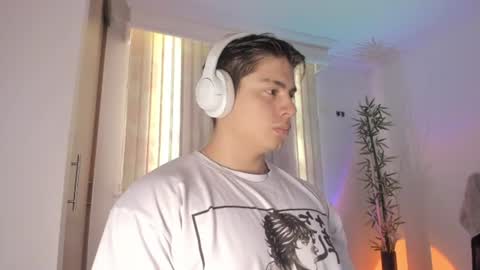 Snapshot of gio_russo chatting on July 8, 2026, 4:22 pm GioRusso online show from July 8, 2026, 4:22 pm