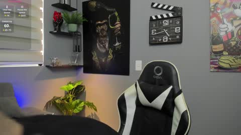 Snapshot of giorgio_leone2 chatting on December 16, 2024, 9:20 pm Giorgio leone online show from December 16, 2024, 9:20 pm