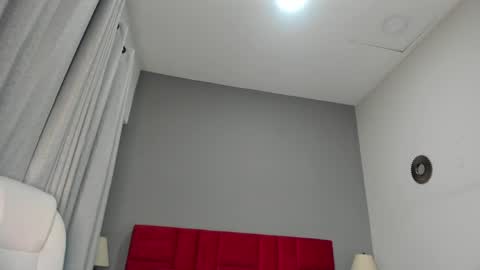 Giovanna  online show from May 16, 2026, 5:37 am