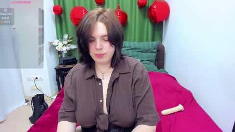 Giovana online show from April 12, 2026, 6:51 am