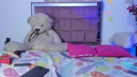 Snapshot of giralisis24 chatting on December 17, 2024, 9:16 pm giralisis24 online show from December 17, 2024, 9:16 pm