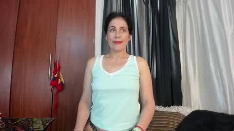 Girasol Walton online show from February 15, 2026, 1:41 pm