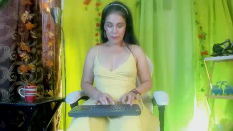 Snapshot of girasol_walton chatting on July 1, 2026, 1:34 pm Girasol Walton online show from July 1, 2026, 1:34 pm