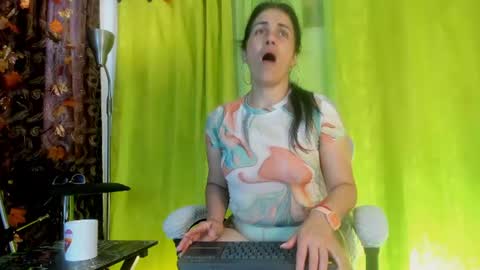 Snapshot of girasol_walton chatting on July 6, 2026, 2:03 pm Girasol Walton online show from July 6, 2026, 2:03 pm