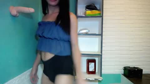 Snapshot of girl4uvanessaxxx chatting on July 28, 2026, 2:13 pm Vanessa online show from July 28, 2026, 2:13 pm