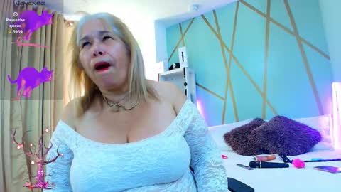 Girl Amada online show from October 1, 2025, 7:20 pm