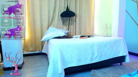 Girl Amada online show from October 4, 2025, 9:02 pm