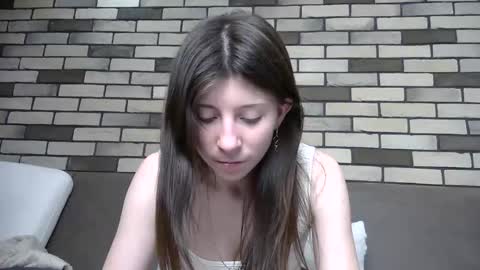 Snapshot of girl_cute007 chatting on May 18, 2026, 6:58 pm girl_cute007 online show from May 18, 2026, 6:58 pm