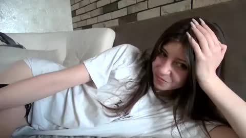 Snapshot of girl_cute007 chatting on June 11, 2026, 4:05 pm girl_cute007 online show from June 11, 2026, 4:05 pm