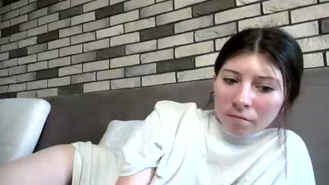 Snapshot of girl_cute007 chatting on June 14, 2026, 5:15 pm girl_cute007 online show from June 14, 2026, 5:15 pm