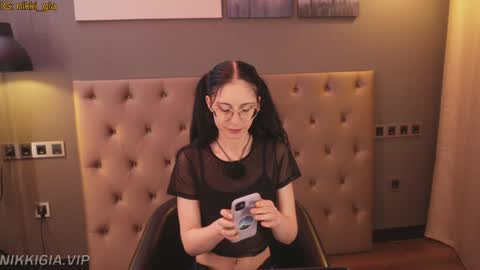 Nikki online show from March 6, 2026, 4:14 pm