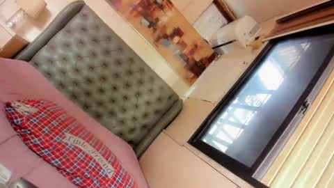 Snapshot of girl_in_ur_dreams chatting on July 7, 2026, 12:57 am urGIRL online show from July 7, 2026, 12:57 am