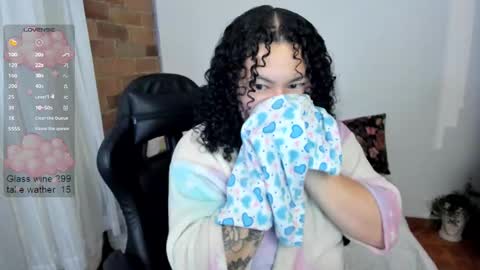 Snapshot of girl_inline chatting on February 24, 2025, 11:52 pm girl_inline online show from February 24, 2025, 11:52 pm