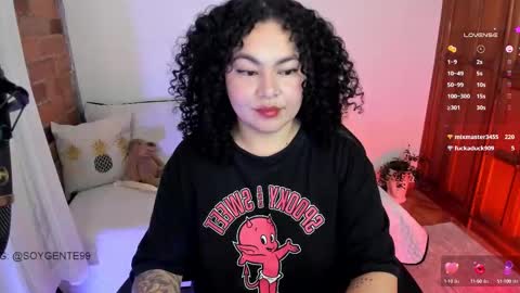 Snapshot of girl_inline chatting on March 3, 2025, 12:15 am girl_inline online show from March 3, 2025, 12:15 am