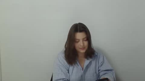 girl_leya online show from October 26, 2025, 8:15 pm