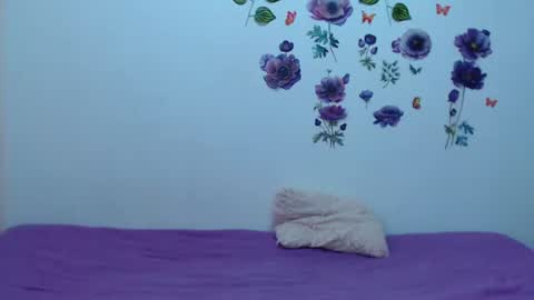 Snapshot of girl_naughty11 chatting on June 11, 2026, 11:14 pm Isabella online show from June 11, 2026, 11:14 pm