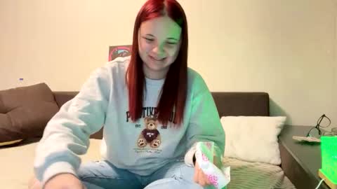 girl_shy07 online show from April 26, 2026, 5:43 pm