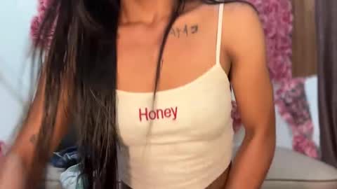 queen ronna online show from October 6, 2025, 8:17 pm