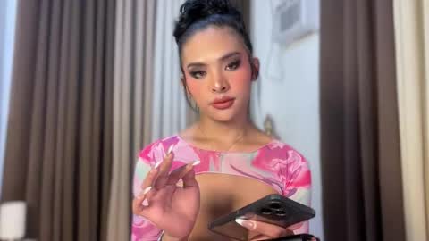 Snapshot of girlcock_dominantfucker chatting on May 7, 2026, 4:01 pm queen ronna online show from May 7, 2026, 4:01 pm