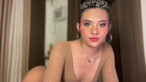 Snapshot of girlcock_dominantfucker chatting on May 19, 2026, 3:40 pm queen ronna online show from May 19, 2026, 3:40 pm