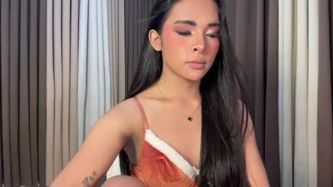 queen ronna online show from June 25, 2026, 1:27 am