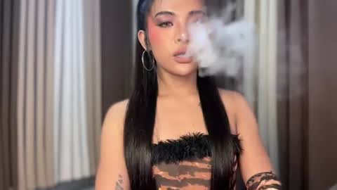 queen ronna online show from July 29, 2026, 1:04 am
