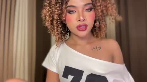 queen ronna online show from August 6, 2026, 8:05 am