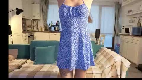 Girlfriend online show from October 13, 2025, 2:28 pm