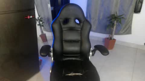 Snapshot of girlhot_tss chatting on February 6, 2025, 4:21 am Ariana Sophia. online show from February 6, 2025, 4:21 am