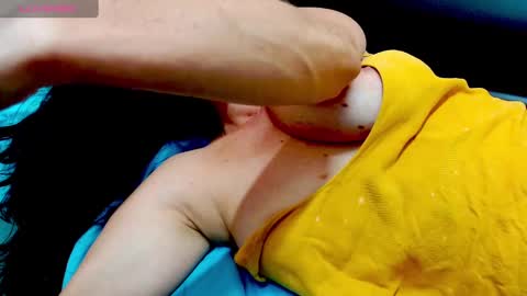 Snapshot of girlkondx1_bella chatting on February 10, 2025, 10:09 pm girlkond online show from February 10, 2025, 10:09 pm