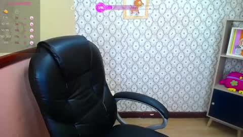 Snapshot of girlkondx1_bella chatting on February 25, 2025, 7:14 pm girlkond online show from February 25, 2025, 7:14 pm