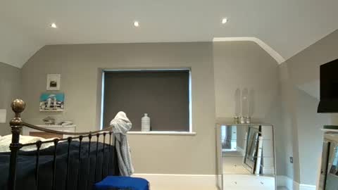 girlsandbikes online show from December 3, 2024, 12:06 pm