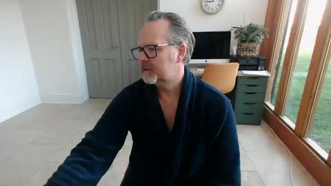 girlsandbikes online show from January 3, 2025, 10:52 am